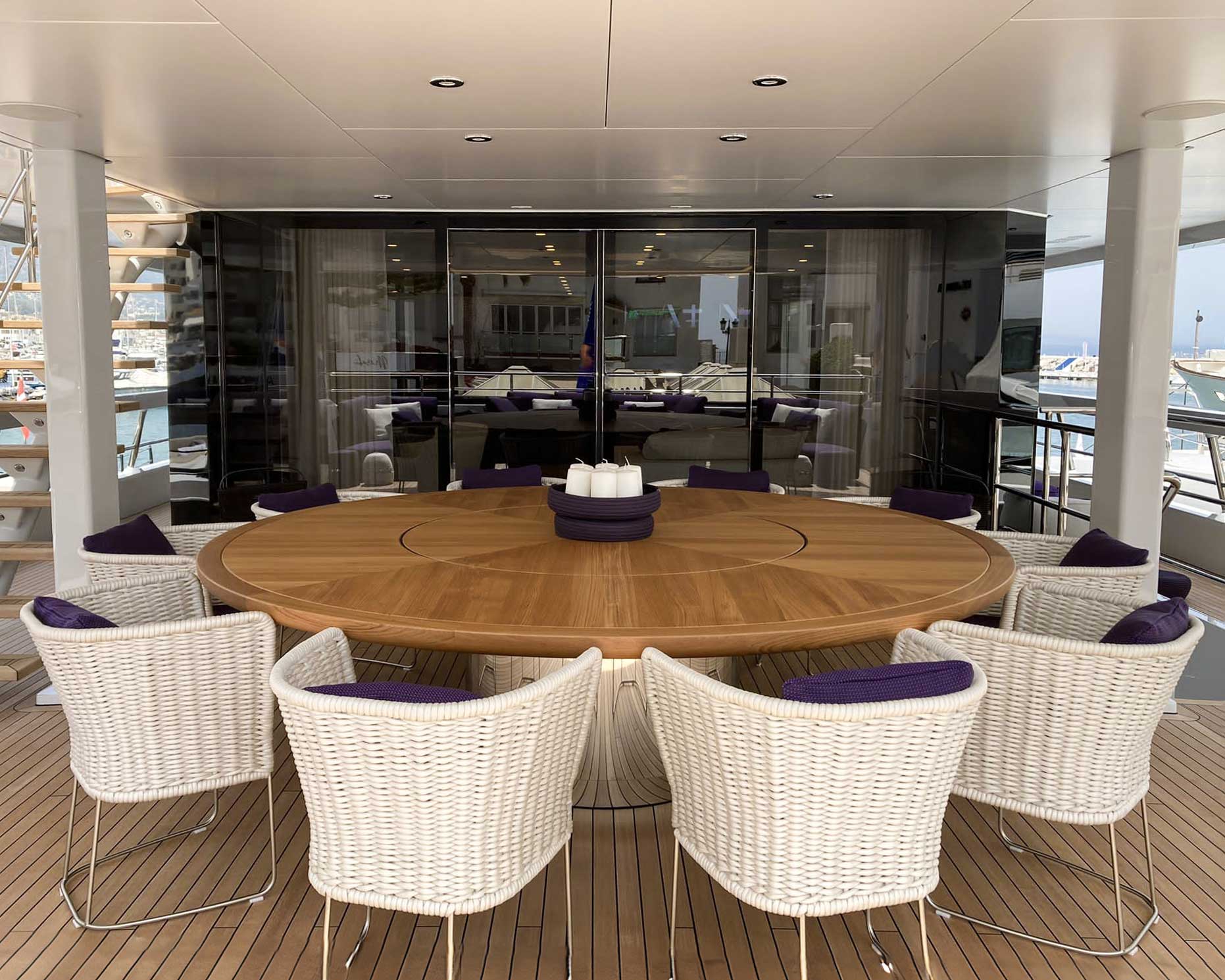 CustomExteriorDining-tables-M1_REV4-copia